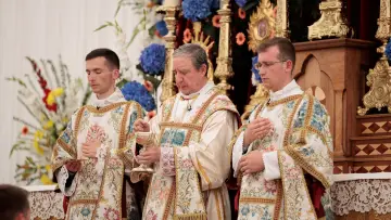 Задник к фильму "TRADITIO I: A Work of Faith" #915114