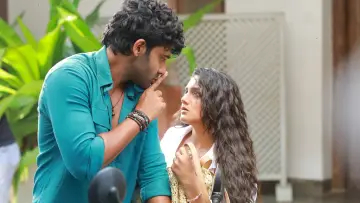 Задник к фильму "ආදරණීය තරුවක්" #1759597