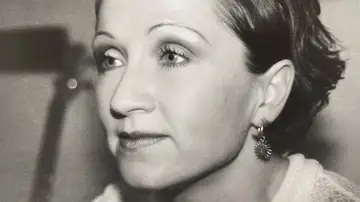 Bára Basiková постер