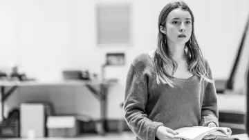 Задник к фильму "National Theatre at Home: Some Woman" #1757236