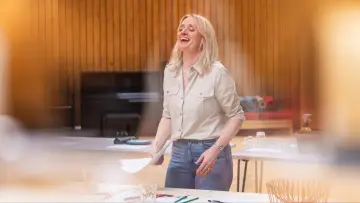 Задник к фильму "National Theatre at Home: Some Woman" #1757243