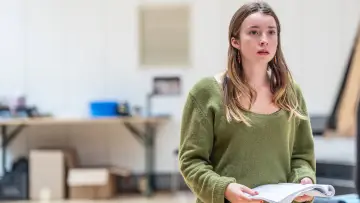 Задник к фильму "National Theatre at Home: Some Woman" #1757249