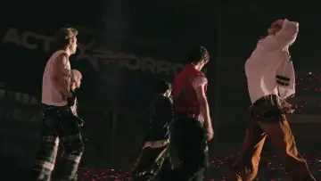 Задник к фильму "TOMORROW X TOGETHER WORLD TOUR 