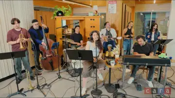 Задник к фильму "Alessia Cara: Giant Desk Concert" #916386