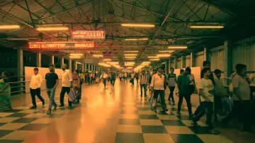 Задник к фильму "As The Train Passes" #917954