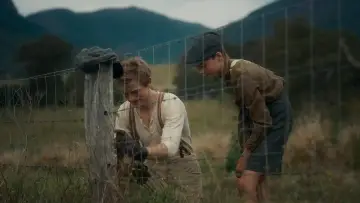 Задник к фильму "WILF - Hope & Hardship" #912247