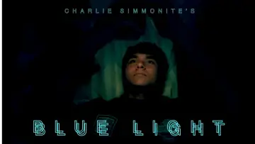 Задник к фильму "Blue Light" #930400