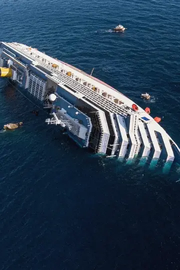 Постер к фильму "Shipwrecked: Nightmare at Sea" #954579