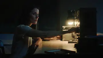 Задник к фильму "All the Way Down" #1822385