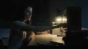 Задник к фильму "All the Way Down" #1822386