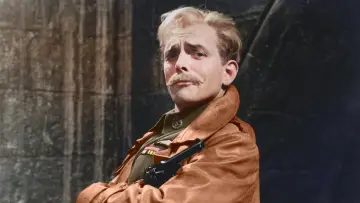 Задник к фильму "Rik Mayall: Magnificent B