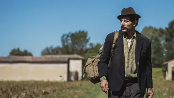 Giovannino Guareschi - Non muoio neanche se mi ammazzano постер