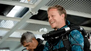 Задник к фильму "Hammerhead Sharks Up Close with Bertie Gregory" #955592