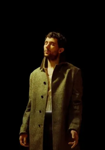 Постер к фильму "National Theatre Live: Golden Boy" #1773219