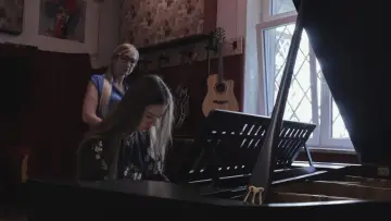 Задник к фильму "Різні ми" #963278
