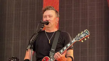 Задник к фильму "Rise Against - Hellfest 2026" #1154954