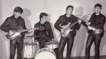 Задник к фильму "Building the Beatles" #980647