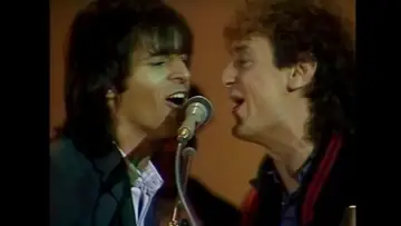 Задник к фильму "La belle histoire de la chanson française" #955480