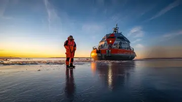 Задник к фильму "Tara Polar Station : mission au coeur de l