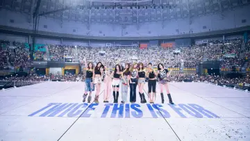 Задник к фильму "TWICE 〈THIS IS FOR〉 WORLD TOUR FINALE in SEOUL" #1521959