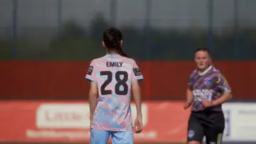 Задник к фильму "Emily