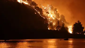 Задник к фильму "La Méditerranée en feu" #1166316