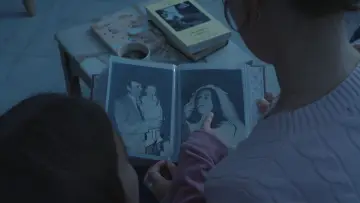 Задник к фильму "FAMILIAR" #1625075