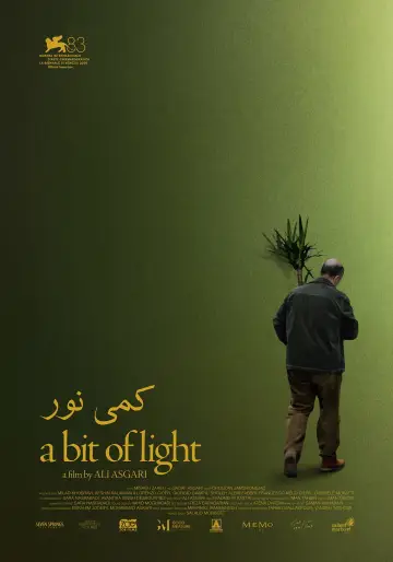 Постер к фильму "کمی نور" #1568505