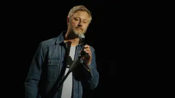 Задник к фильму "Rory Scovel: Show Must Go On" #1770302