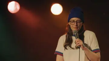 Задник к фильму "Emily Catalano: The Introvert" #1192064