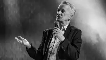 Задник к фильму "Frank Skinner: 30 Years of Dirt" #1638926