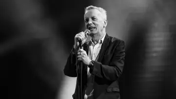 Задник к фильму "Frank Skinner: 30 Years of Dirt" #1638927