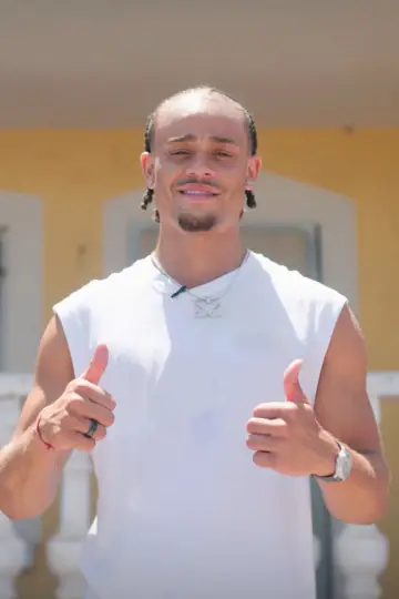 Постер к фильму "Xavi Simons - Back Home" #1177492