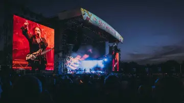 Задник к фильму "The Cure - Isle Of Wight Festival 2026" #1629654