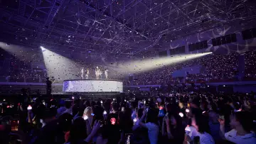 Задник к фильму "Red Velvet FAN-CON 