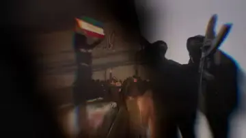 Задник к фильму "Inside Iran: War & Revolution" #1229211