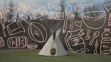 Задник к фильму "pahkwêsikan sâkihitowin: Bannock is Love" #1225366