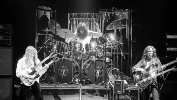 Задник к фильму "Neil Peart: No One