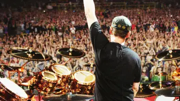 Задник к фильму "Neil Peart: No One