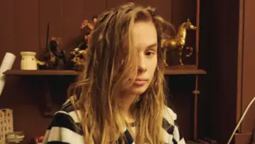 Задник к фильму "The Schoolgirl Terrorist?" #1627891