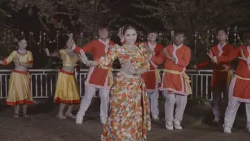Задник к фильму "Sutukai Aijanu Maya Gaijamla Relaima Chadera" #1636005