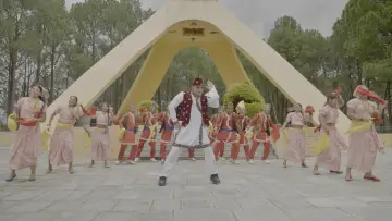 Задник к фильму "Sutukai Aijanu Maya Gaijamla Relaima Chadera" #1636053