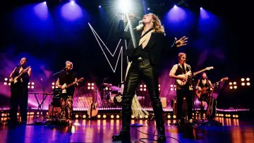Задник к фильму "The Vampire Lestat: One Night Only Live" #1523588