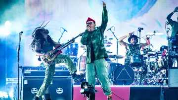 Задник к фильму "Gorillaz: Live at Rock Werchter 2026" #1671175