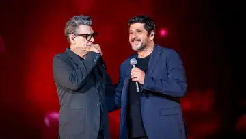 Задник к фильму "Corsu Mezu Mezu - Un soir au Vélodrome avec Patrick Fiori" #1506965