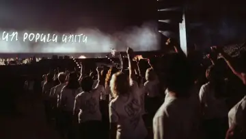 Задник к фильму "Corsu Mezu Mezu - Un soir au Vélodrome avec Patrick Fiori" #1506967