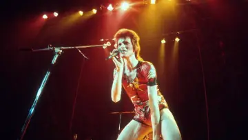 David Bowie – A Legend in Review постер
