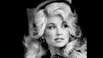 Задник к фильму "Remembering Dolly: A Rhinestone Life" #1585565