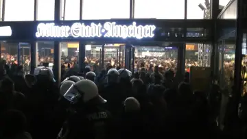 Задник к фильму "Die Kölner Silvesternacht - Die Nacht der Ohnmacht" #1577707