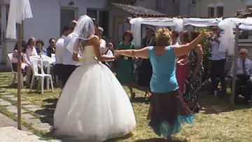 Задник к фильму "Ο Γάμος της Ξαδέρφης μου" #1571948